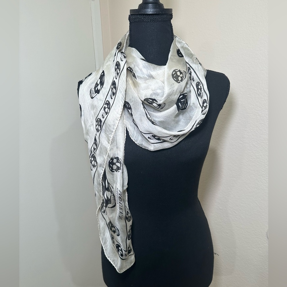 Alexander McQueen 100% silk scarf